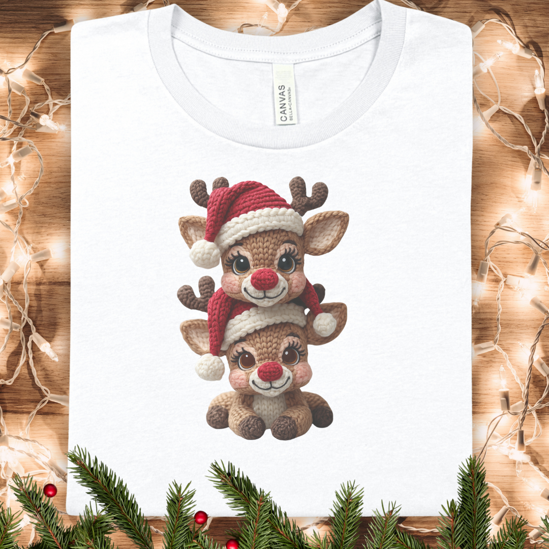 Cute Stacked Reindeer Christmas Tee Faux Crochet Design – Santa Hat Holiday Shirt